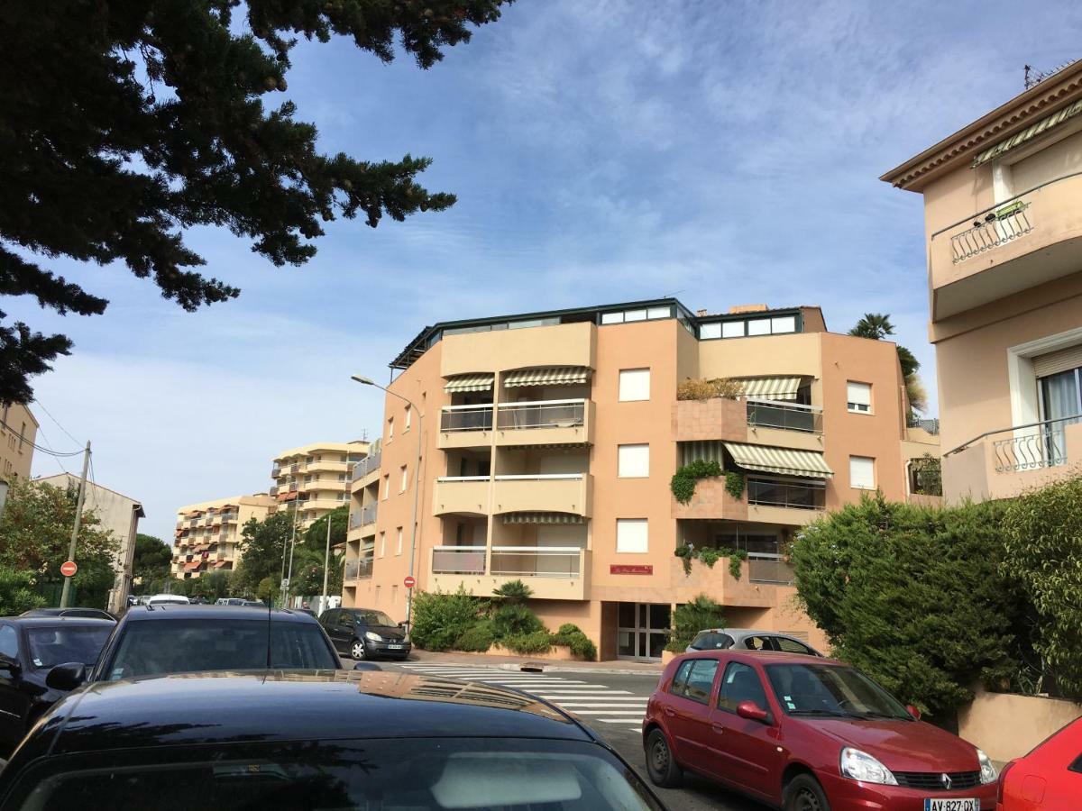 شقة Fréjus  في Les Pins Maritimes المظهر الخارجي الصورة